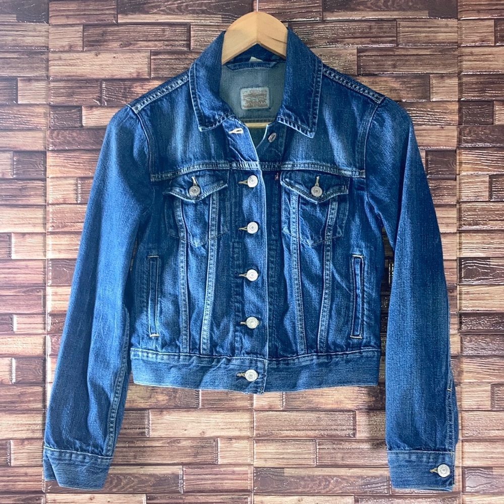 Womens XS Levi’s Stretch Denim Medium Wash Jacket